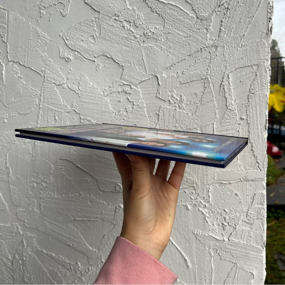 One Direction Book with 3D Pages! - Picture 3 of 6